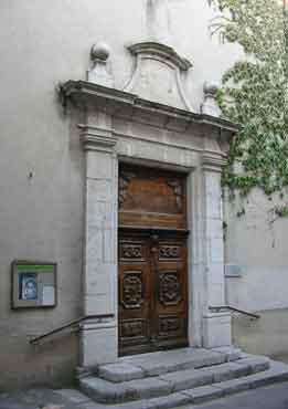 porte d'entre du temple de Die