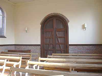intrieur du temple de Baisieux : la porte de sortie