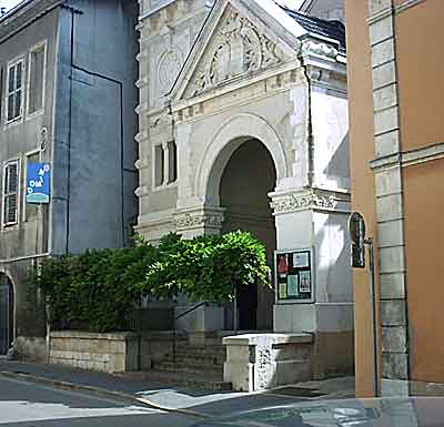 faade du temple de Bourg en Bresse