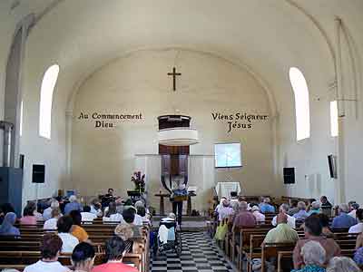 intrieur du temple de Charmes sur Rhne
