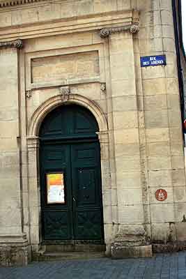 porte d'entre du temple de Dle