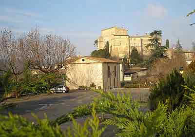 vue du temple et du village d'Eurre