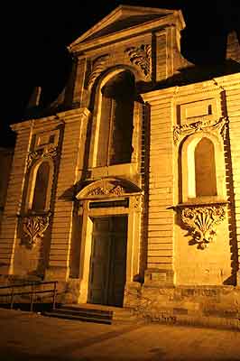 le temple de La Rochelle vu de nuit
