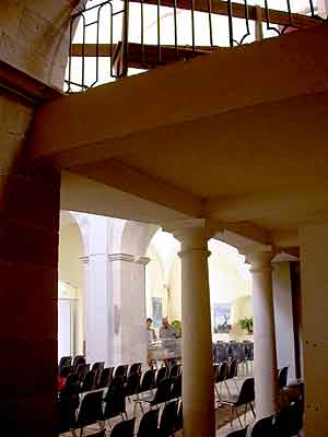 Intrieur du temple de Montlimar