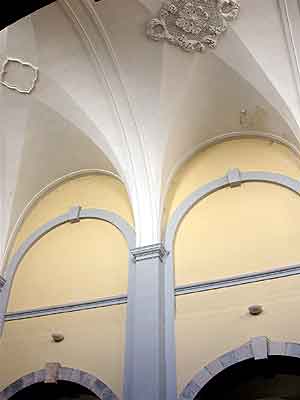 Intrieur du temple de Montlimar