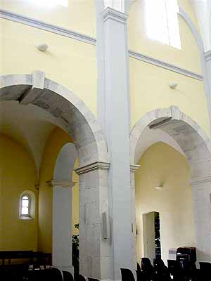 Intrieur du temple de Montlimar