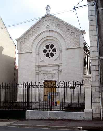 faade du temple de Montluon (03)