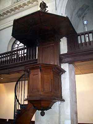 la chaire du temple protestant de Nancy