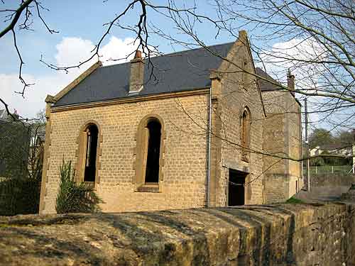vue extrieure de l'ancien temple de Raucourt
