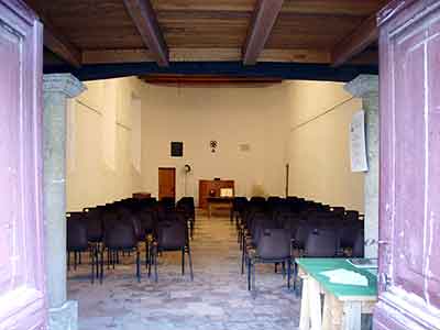 intrieur du temple de Saint Romans de Tousque