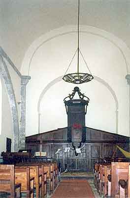 intrieur du temple de Sainte Croix en Diois