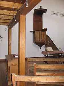 intrieur du temple de St Privat de Vallongue