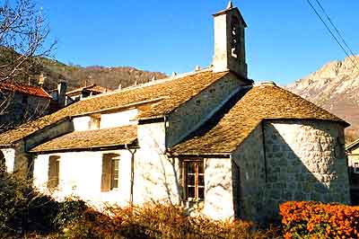 vue extrieure du temples des Vialas